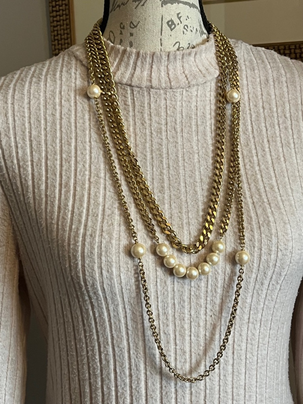 Layered Gold Pearl Statement Necklace - Women Jewelry very elegant and feminine